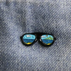 Cool glasses metal brooch fashion lapel badge, backpack clothing jewelry, a gift for friends.
