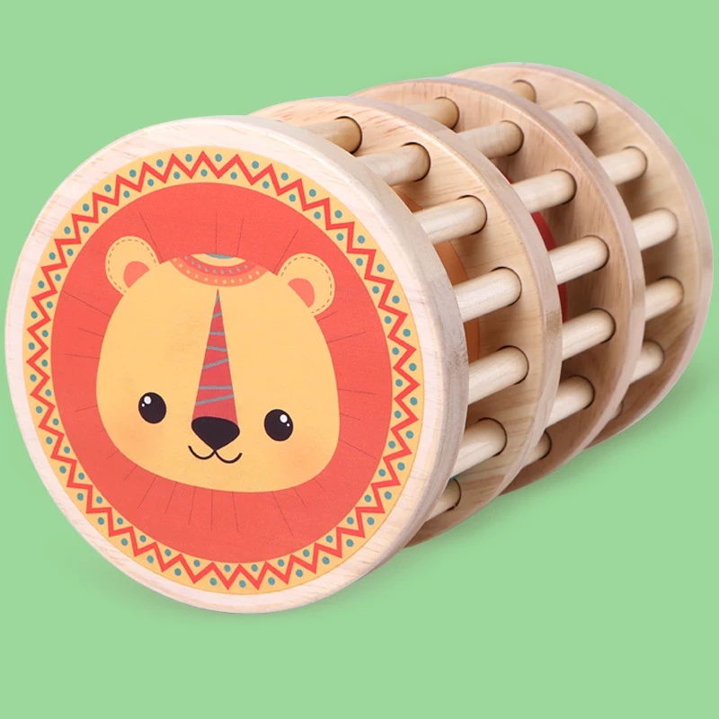 Baby exercises finger grasping ability, sensory integration training, auditory learning, crawling, visual tracking