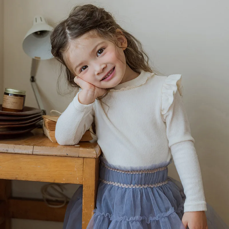 

Кружевной топ с небольшими летящими рукавами для девочек и девочек, эластичный базовый топ с полувысоким воротником, зима 2025 года, корейский клубничный шань