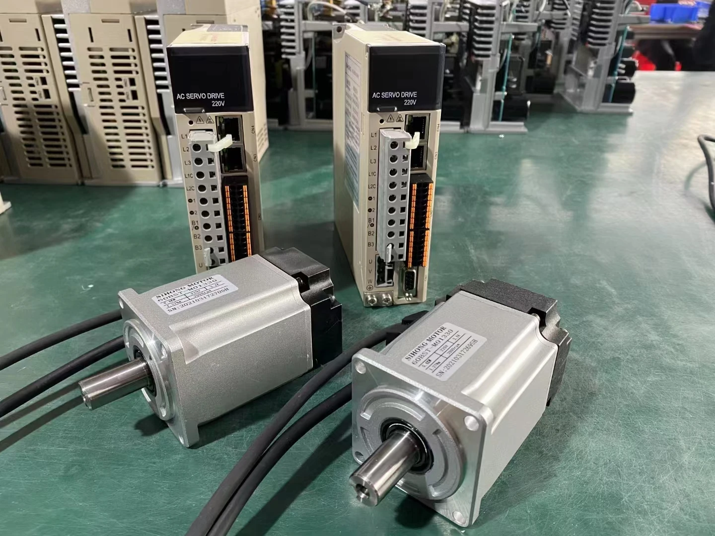 Sihengmotor CE Quality 60mm 1.27nm AC Servo Motor 400W 220V Motor and Driver With Absolute Encoder 17bitfor 1aser  Machine