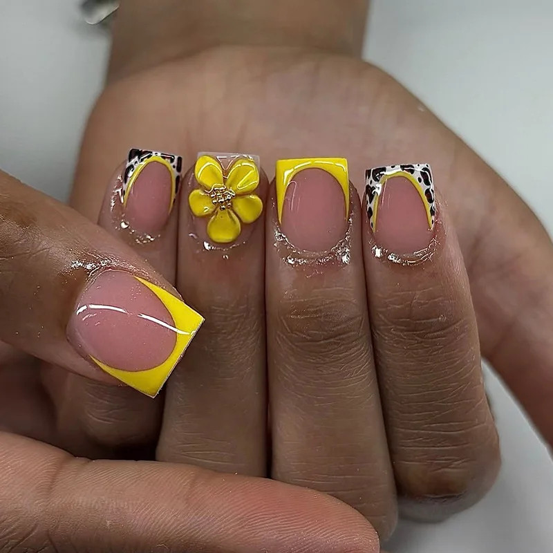 

24 шт., накладные ногти с квадратным гробом, желтый цветок, коровьи узоры, вспышка, бриллиантовый дизайн, французский кончик, пресс на ногтях, съемные накладные ногти 네일 опытных