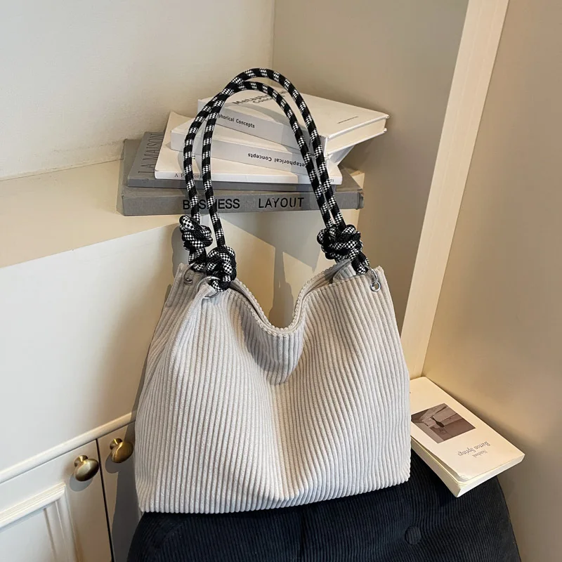 

Autumn and Winter Single Shoulder Underarm Bag for Women2025New Large Capacity Velvet Bag Lazy Style Versatile Commuter Tote Bag