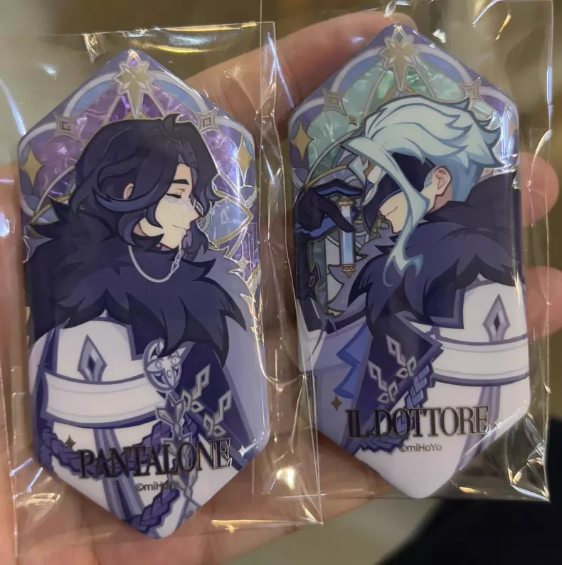 Auf Lager: Genshin Impact Fatui Abzeichen Blind Box Il Dottore ‌   Pantalone Regrator Abzeichen Sammlerdekoration Philatelistische Geschenke