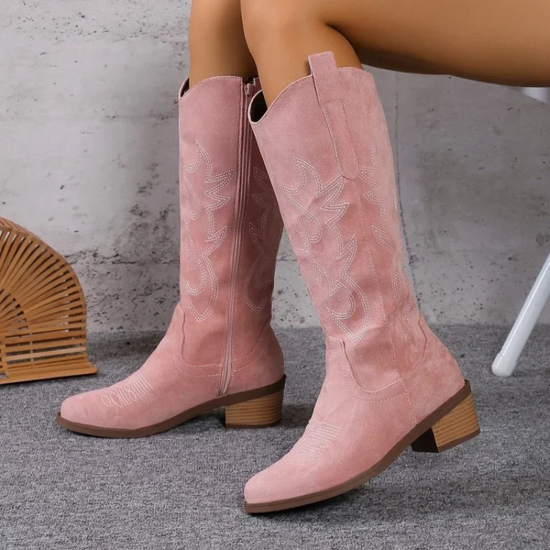 Damskie haftowane buty rycerskie damskie Retro kwadratowe noski ze skóry PU buty do kolan kobiet jesień zima zachodnia kowbojska Botas Mujer