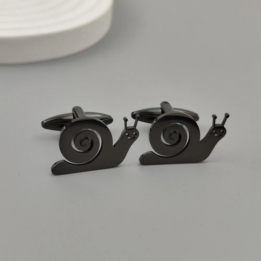 Novas abotoaduras de aço inoxidável banhadas a ouro de caracol, botões de camisa impermeáveis e que não desbotam, roupa formal, presentes de festa de casamento