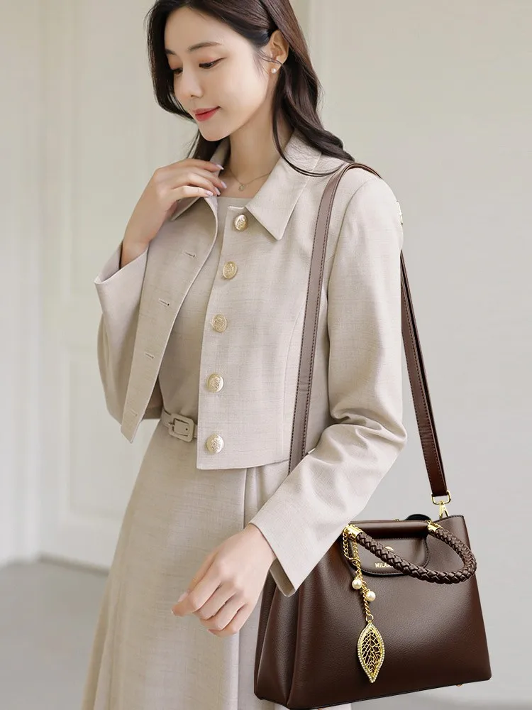 

Elegant Women's Handbag Unique Handle Design Featuring A Stylish Pattern Spacious Interior Adjustable Strap Functionality