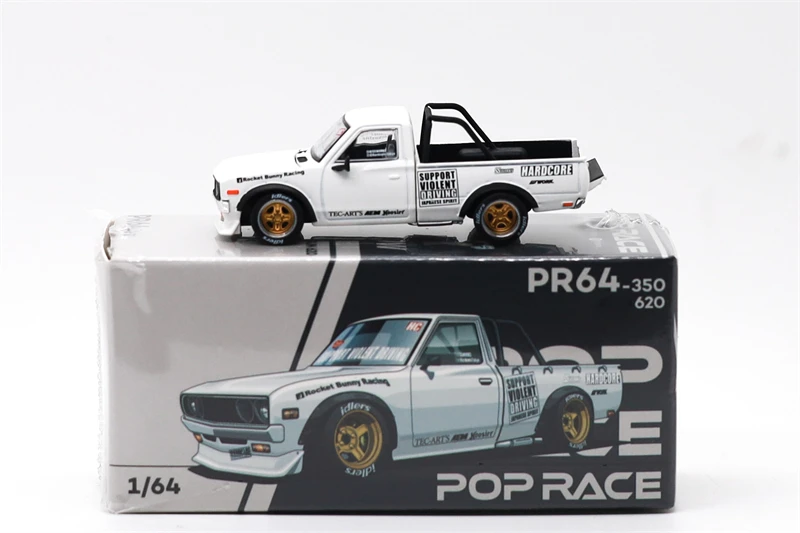 

Коллекционная модель автомобиля PANDEM 620 WHITE в масштабе 1:64