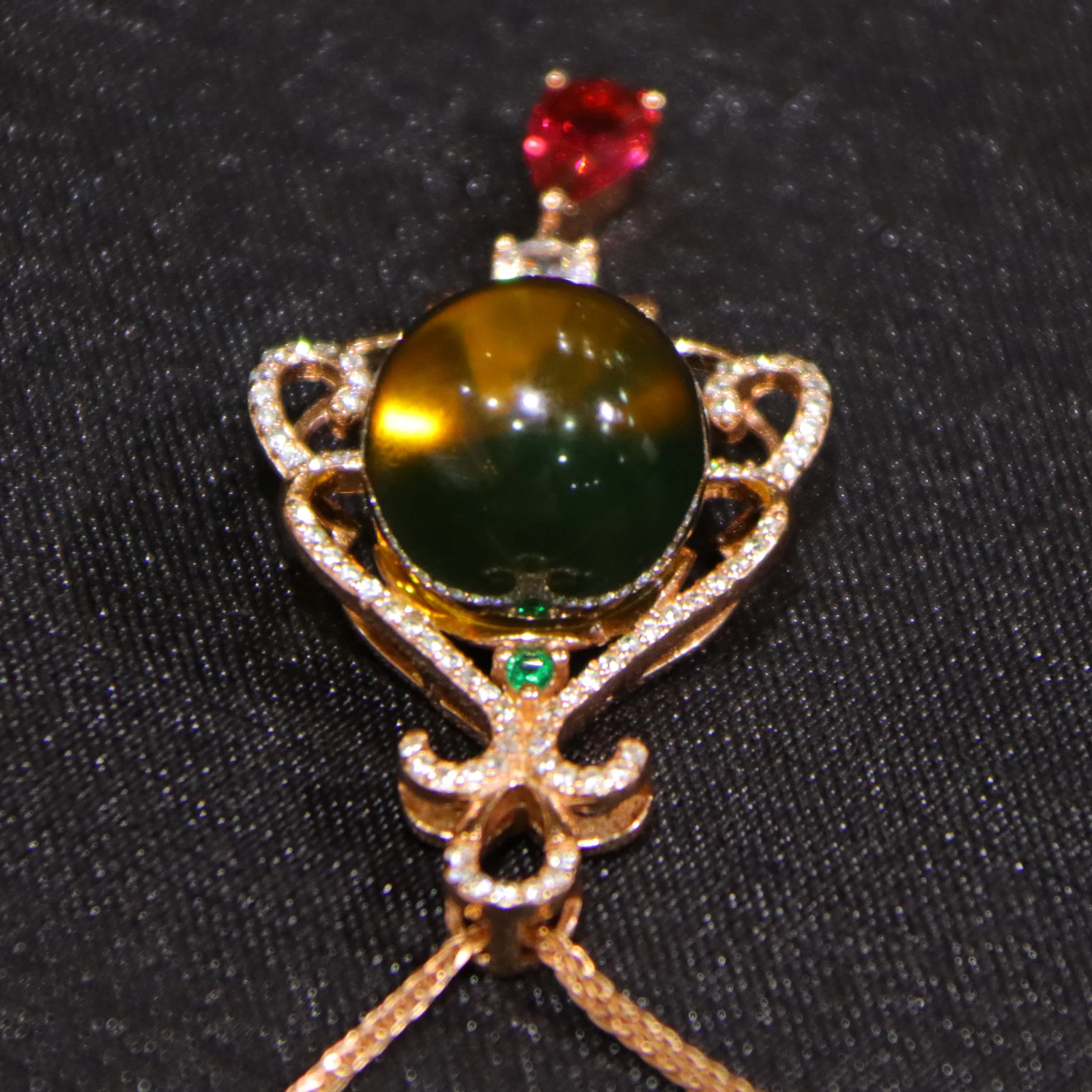 Pingente de diamante âmbar azul natural de 14 mm com colar, borda oca de flor, lindo presente de aniversário para ela/mulher