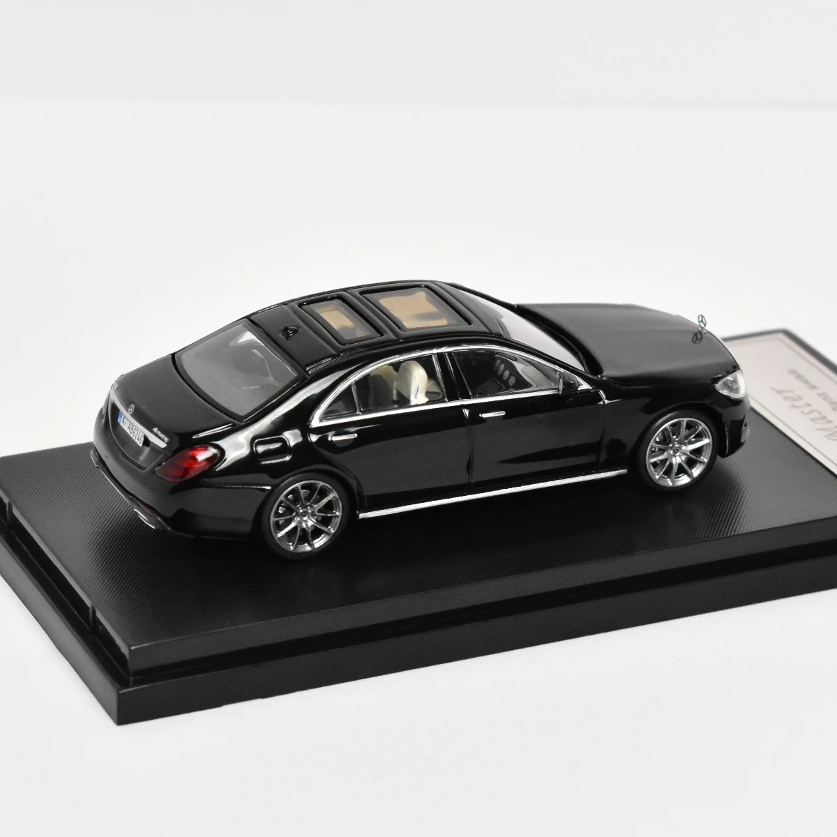 

Master 1:64 Giftable S450 W222 Souvenir Diecast Model Car