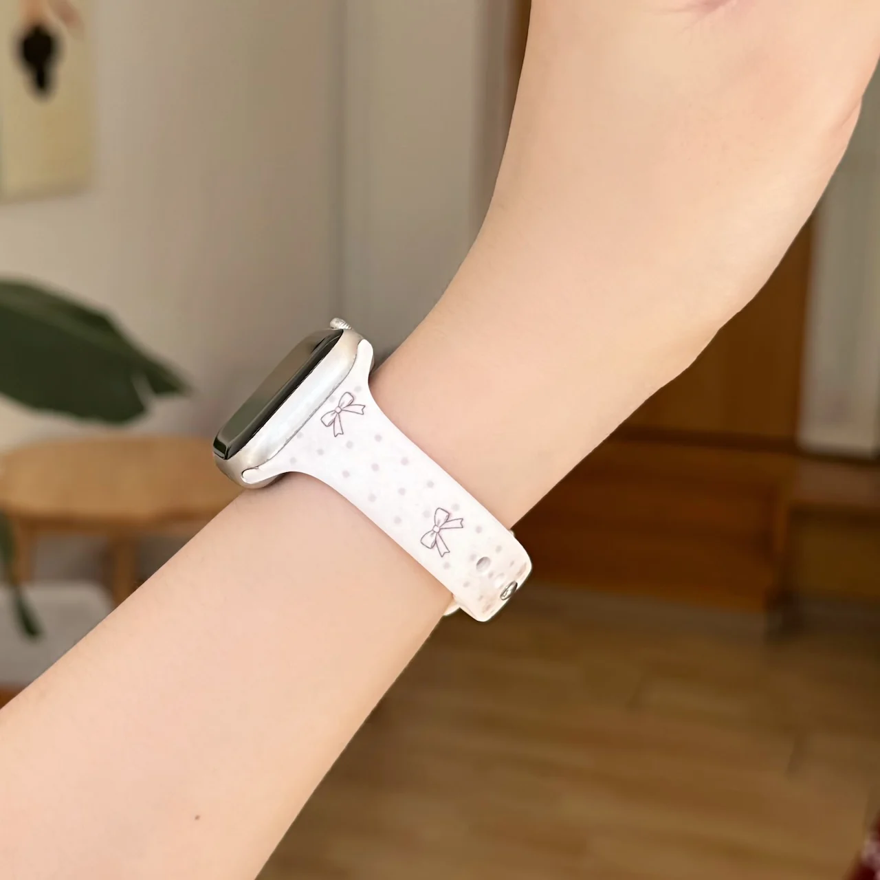 Slim Waist Cartoon Print Silicone Strap for Apple Watch 38/40/41/42/44/45/49mm Kawaii Kitty Pastel Wristband for iWatch Series view 5