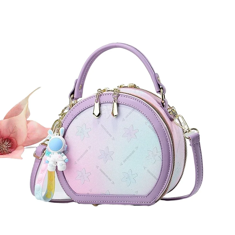 

Женская сумка 2026: Новая весенняя сумка-мессенджер, маленькая, милая, студенческая, круглая, модная и свежая, на плечо, универсальная