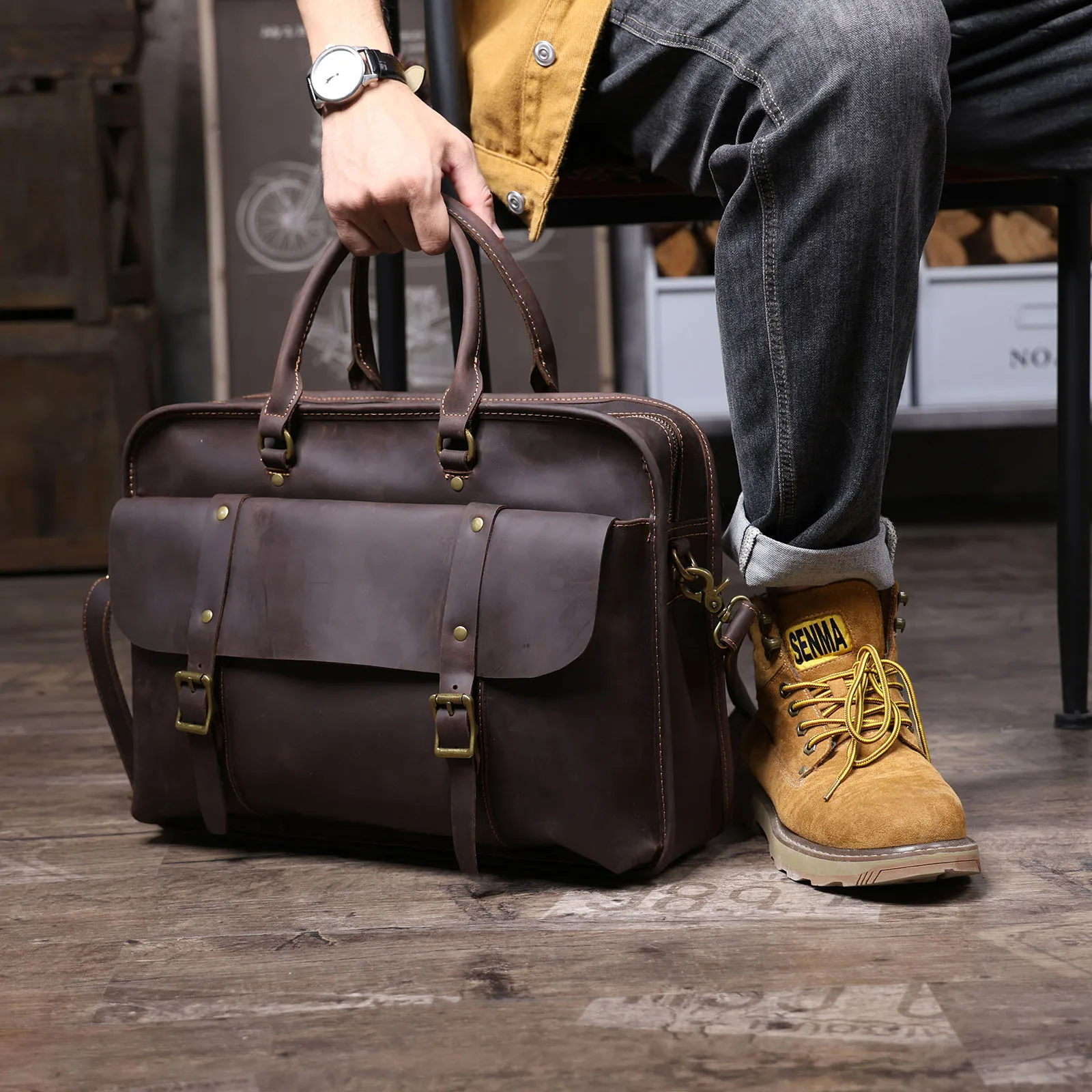 S.WORKER Klassische Aktentasche aus echtem Leder für 15"-Laptops für Herren | Handtasche aus Vollnarbenleder, Umhängetasche für Herren, Büro, Business – Detail 6