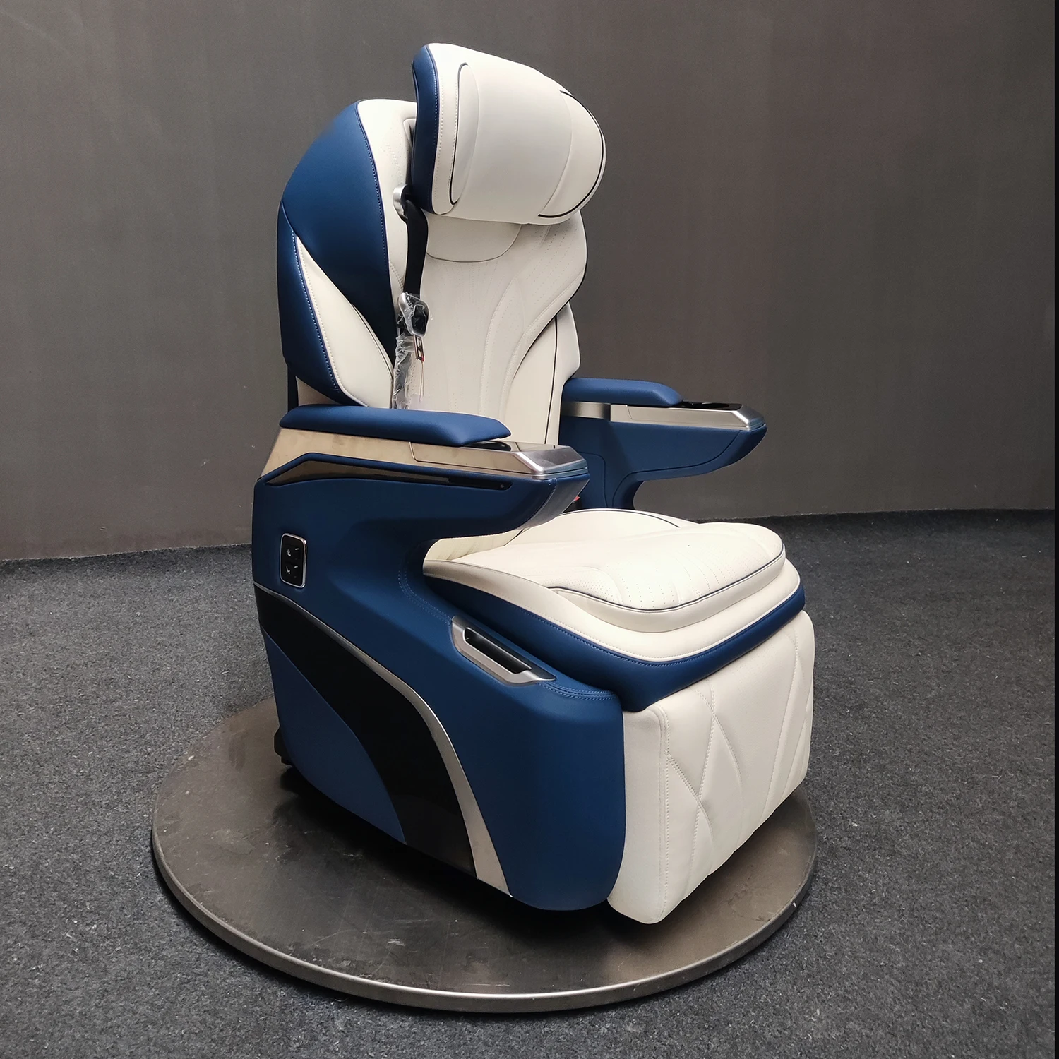 

Горячая продажа: Автомобильные VIP-сиденья класса люкс для фургонов и минивэнов (MPV) — для Ford Tourneo, IVECO (для квадроциклов и мотовездеходов)