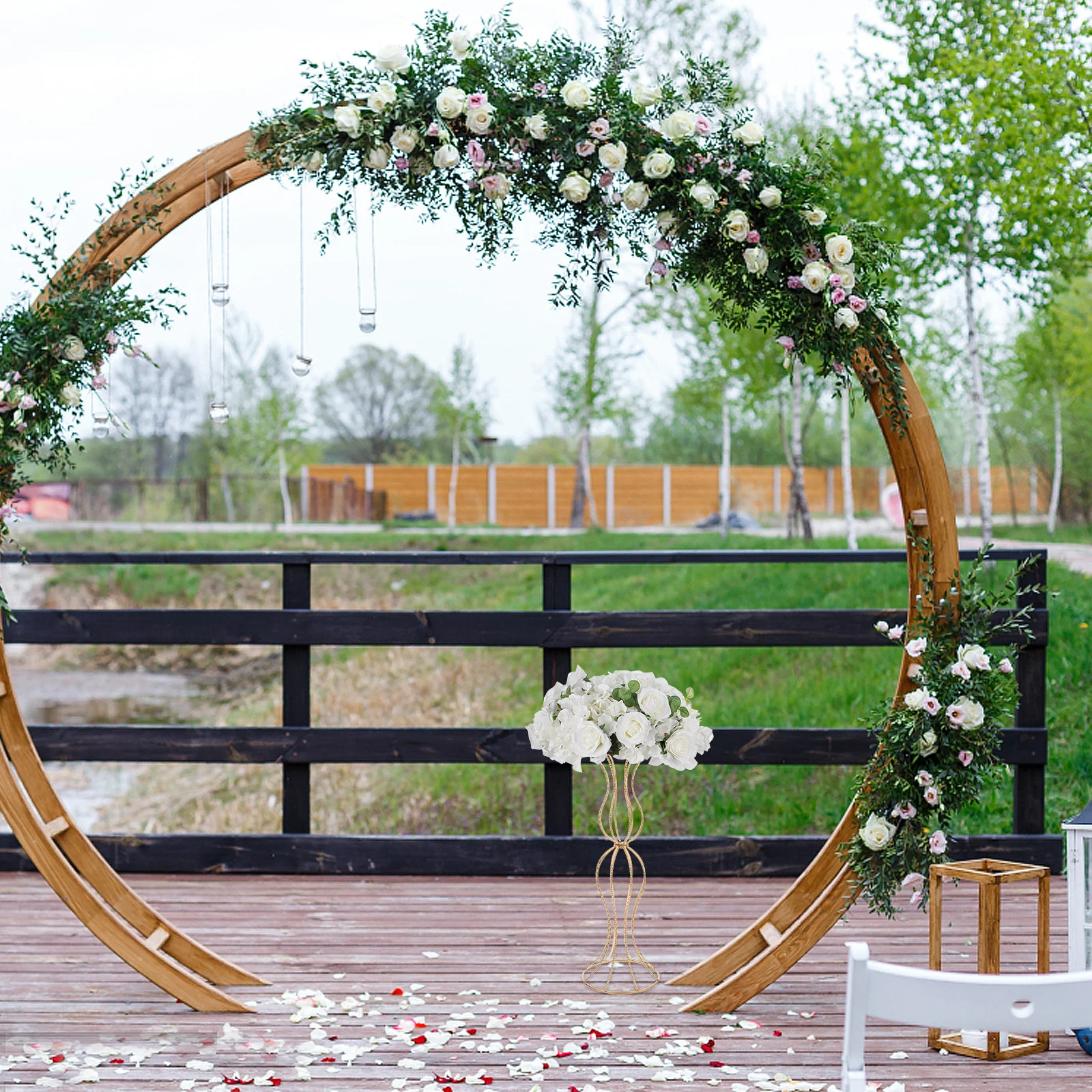 

Metal Vase Flower Stand Wedding Centerpiece Decorative Hollow Vase for Home Garden Balcony Party Geometric Metal Flower Stand