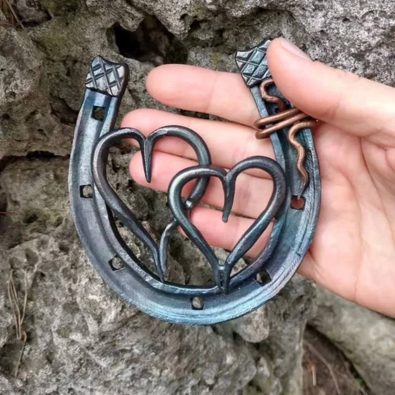 Forged Handmade Horseshoe-Iron Iron Handmade Heart Horseshoes Cast Iron Horseshoe Decoration Love Horseshoes