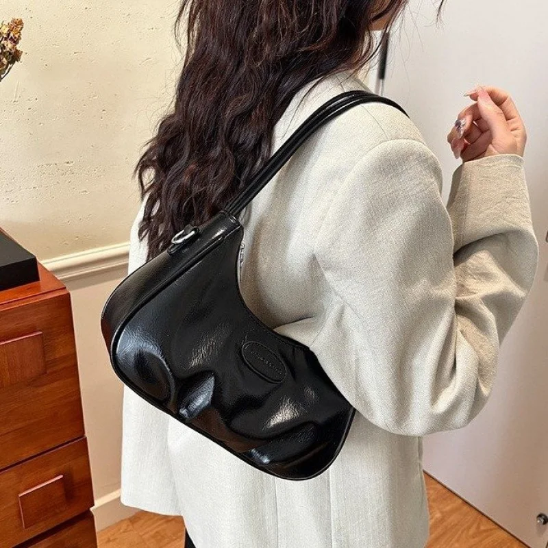 

Chic Parisian Inspired Crossbody Bag For Women Elegant Leather Shoulder Bag With Chain Strap Vintage Classic Style