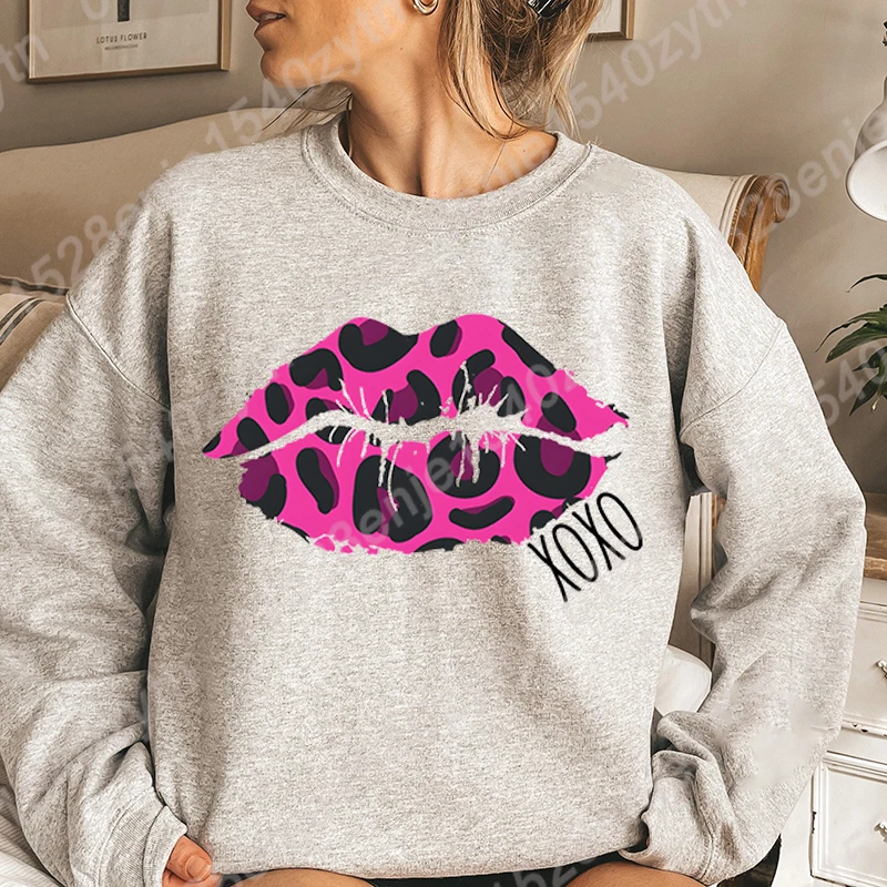 

New Women's Hoodeless Sweatshirts Valentine's Day Lips Xoxo Print Round Neck Pullovers Fashion Cool Soft Ladies Casual Pullovers