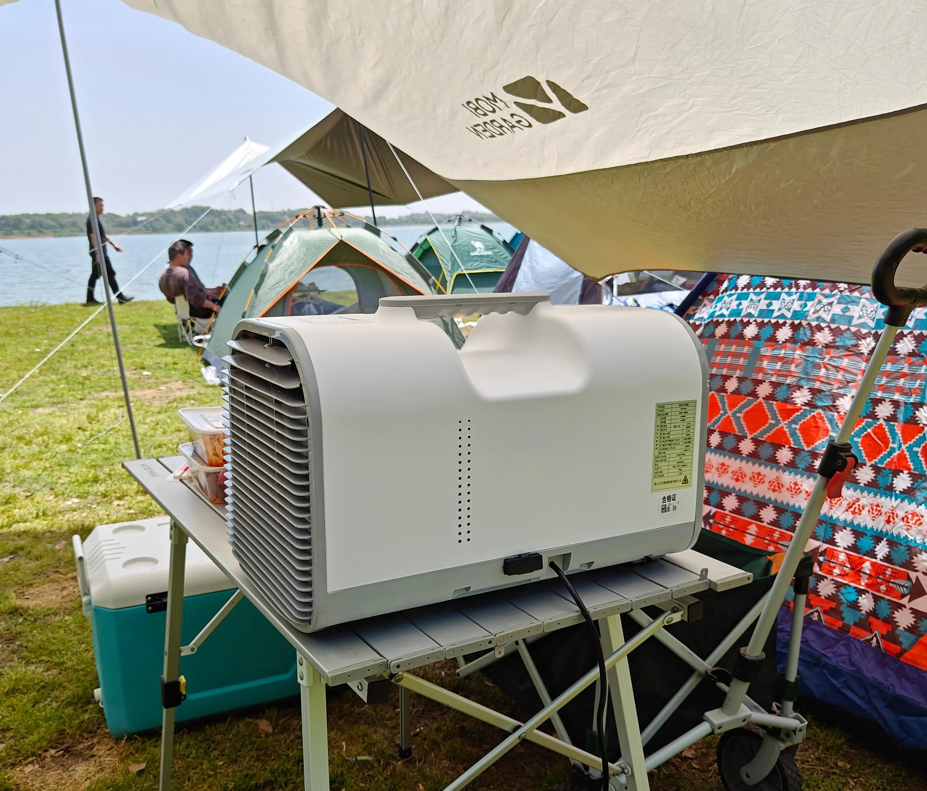 Hot Sale 12 24v Outdoor Small Air Conditioner CE Certificate Strong Cooling Portable Air Conditioner For RV Truck