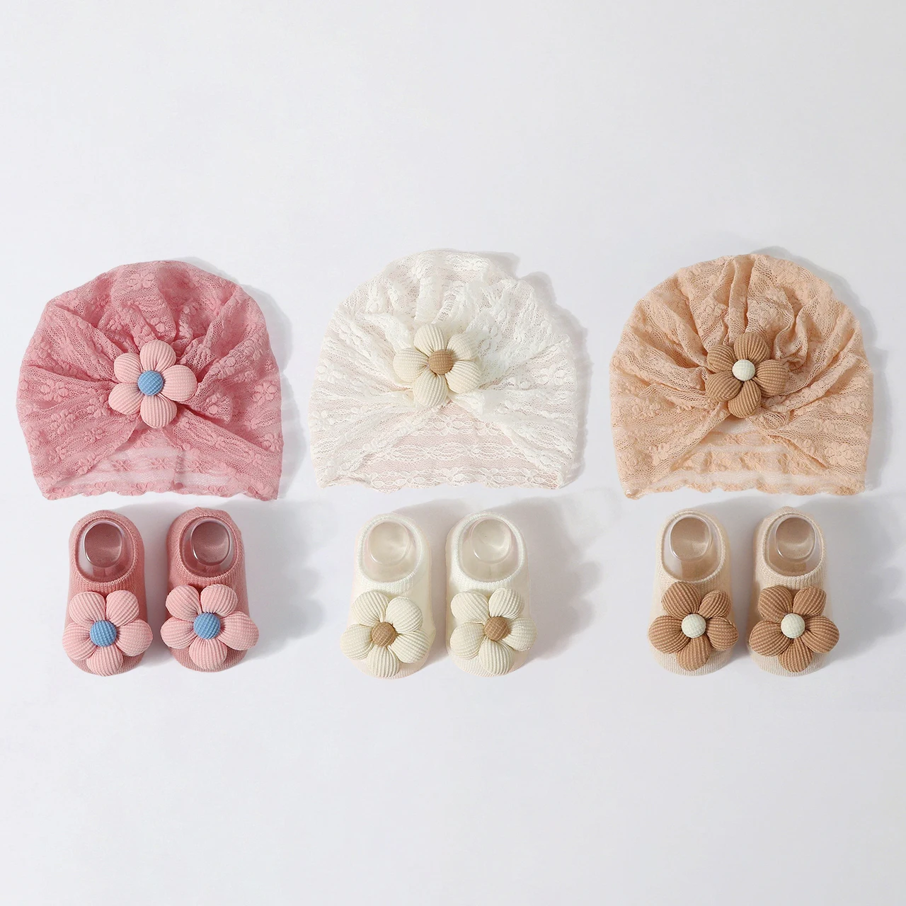 

Детская хлопковая шапочка-тюрбан для девочек с кружевом и цветком, однотонная, для новорожденных, 0-1 год, носки до щиколотки для малышей