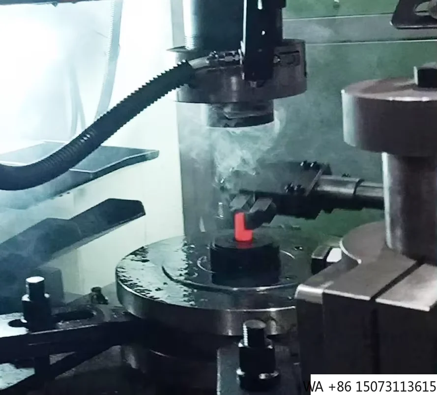 Máquina de forjamento a quente para fabricação de válvulas e acessórios de hardware de latão