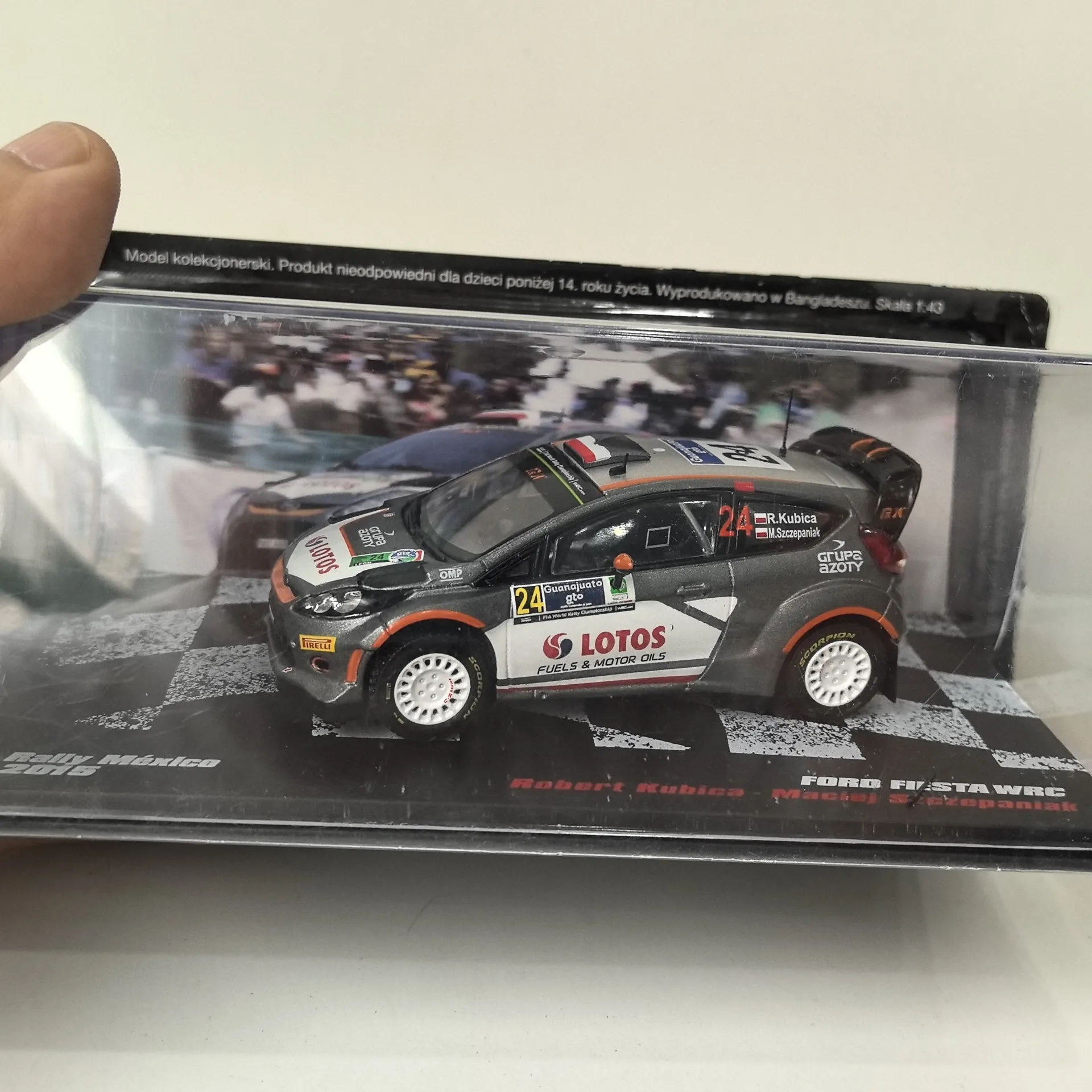 Box Cracking Diecast IXO 1/43 Scale FORD FIESTA WRC #24 2015 72 Alloy Car Model - view 2