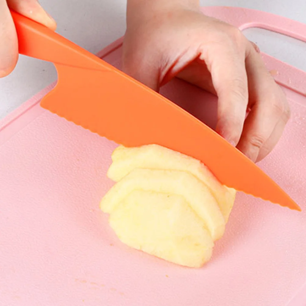 

2 Sets Plastic Fruit Knife Set Kids Safe Non-Slip Cutting Knives Kitchen Board Portable Toddler Vegetable Meat Fish Tools Bright