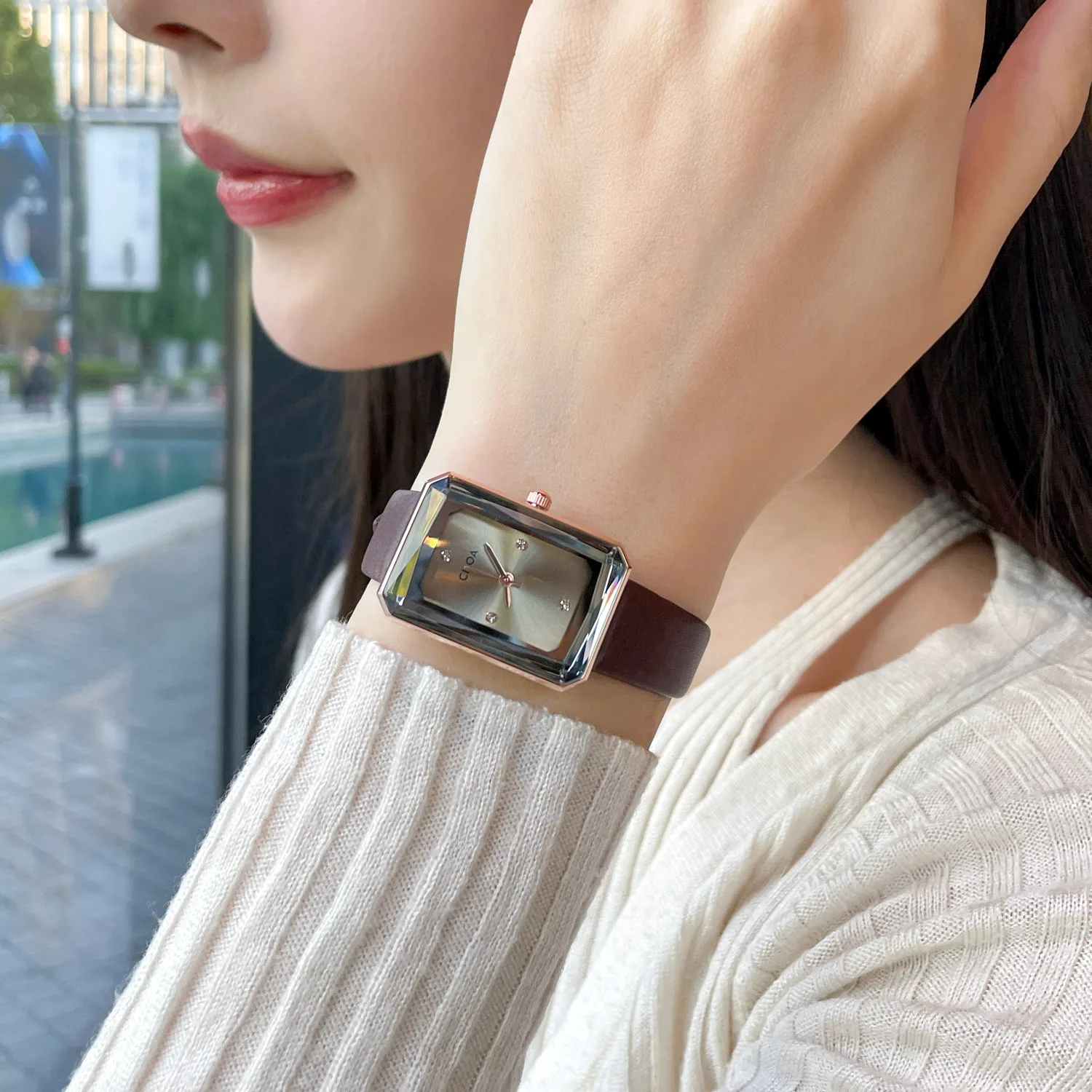 ساعة فنية ريترو للنساء، طراز عالي القيمة وأنيق، ساعة يد راقية من العلامة التجارية الجديدة لعام 2026، ساعات مميزة مختارة #1