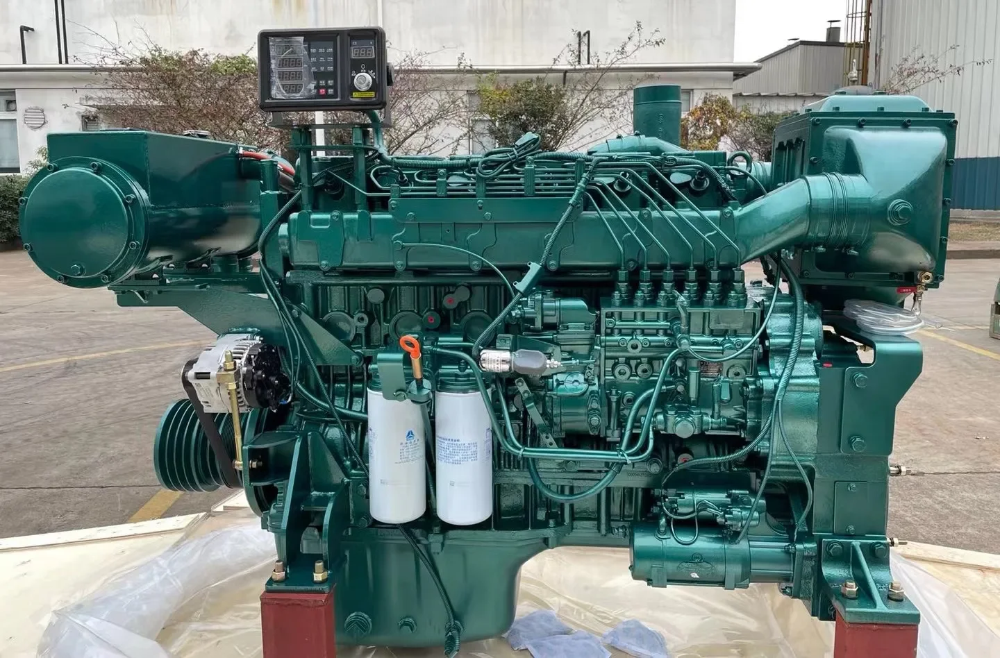 Sinotruck 280HP WD615.68 Series Marine Diesel Engine