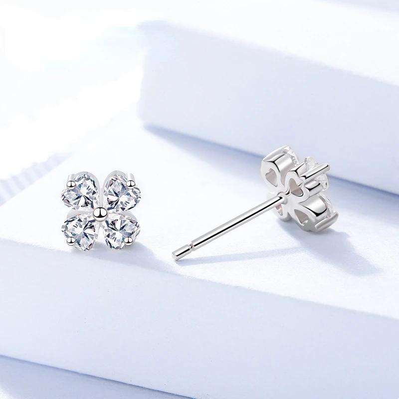 Trumium 925 Sterling Silver 1 Pair Women\'s Lucky Four-Leaf Clover Shape Ear Stud Earrings Sky White Zircon Fashion Jewelry Gifts
