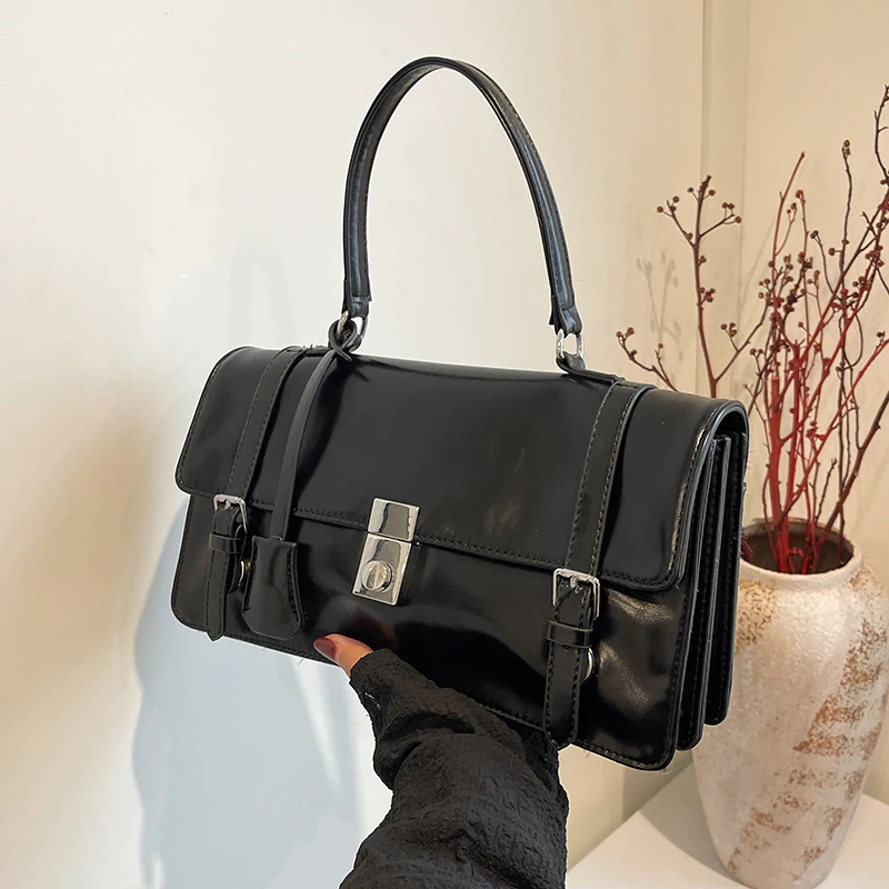 موضة جديدة Y2k تحت الإبط حقائب سيدة حقيبة كتف حمل الحقائب حقائب اليد والمحافظ الراقية بورجوندي النفط الشمع حقيبة جلدية