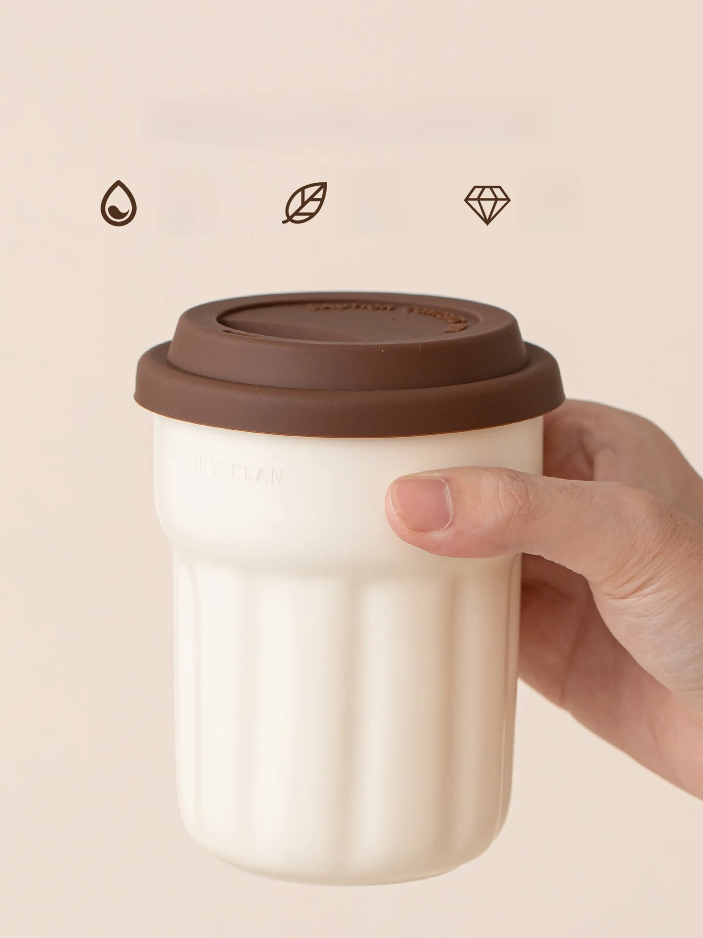 

Новая простая кофейная кружка 2026 года, офисная/дорожная кружка, портативная чашка для воды, высокая эстетическая ценность, дизайн ZeroKY CLAN, однотонная.