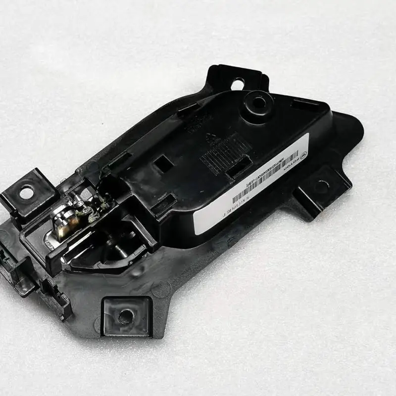 Suitable for Foton Tunland / Shengtu / Conqueror 3: Door Inner Handle / Interior Door Handle / Front & Rear Door Inner Handles.