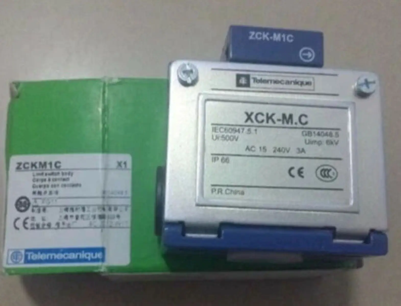 

ZCKM1 ZCKM1C travel switch body ZCKM, 1NC+1 NO, snap action