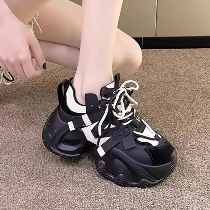 

2025 Autumn Winter New Women's Korean Dad Shoes Lightweight Running Sneakers with Cushioned Sole for Campus Streetwear​