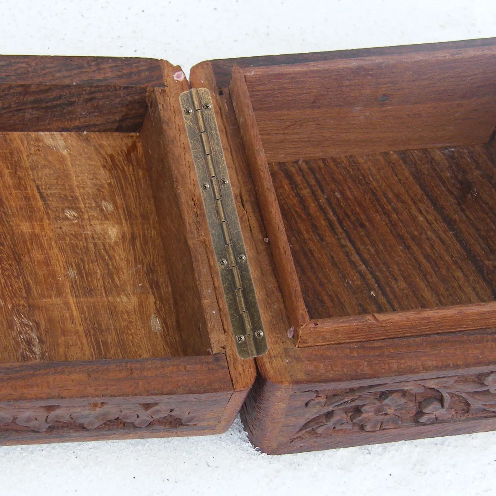 

SOESFOUFU Sturdy Metal Piano Hinge for Jewelry Box Cabinet Craft Projects Hinges