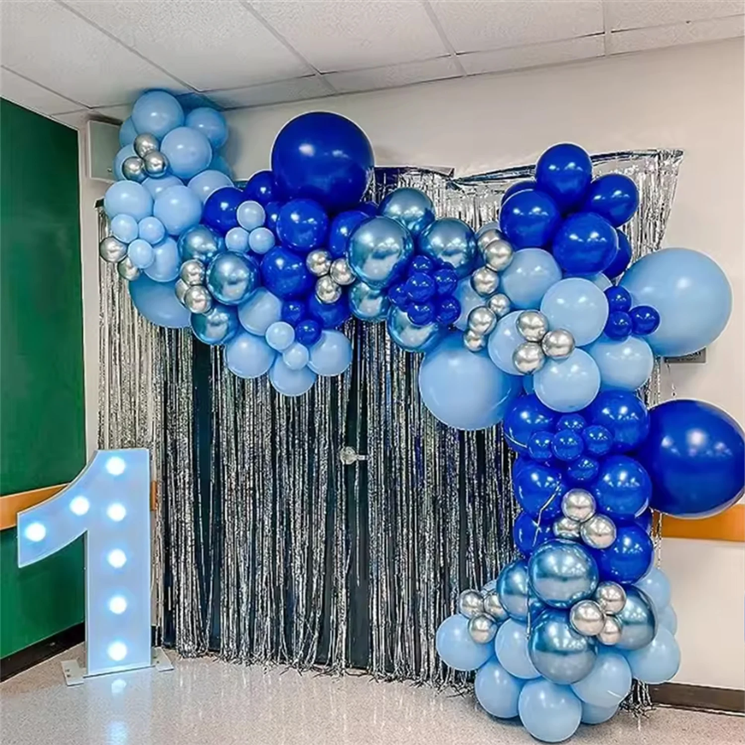 مجموعة بالونات لاتكس زرقاء وبيضاء مكونة من 109 قطع، وأعياد الميلاد المحيطية، وحفلات الزفاف، والحفلات، ومستلزمات الديكور الداخلي والخارجي