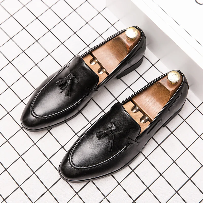 Party Shoes Men Classic Italian Shoes Men Formal Evening Dress Loafers Luxury Elegant Men Shoes Leather Sepatu Slip On Pria Buty