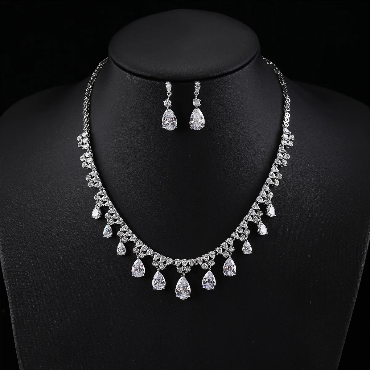 

Luxury Ladies Wedding Banquet Dress Jewelry Big Water Drop Bride Necklace Earrings Jewelry Set CN11132