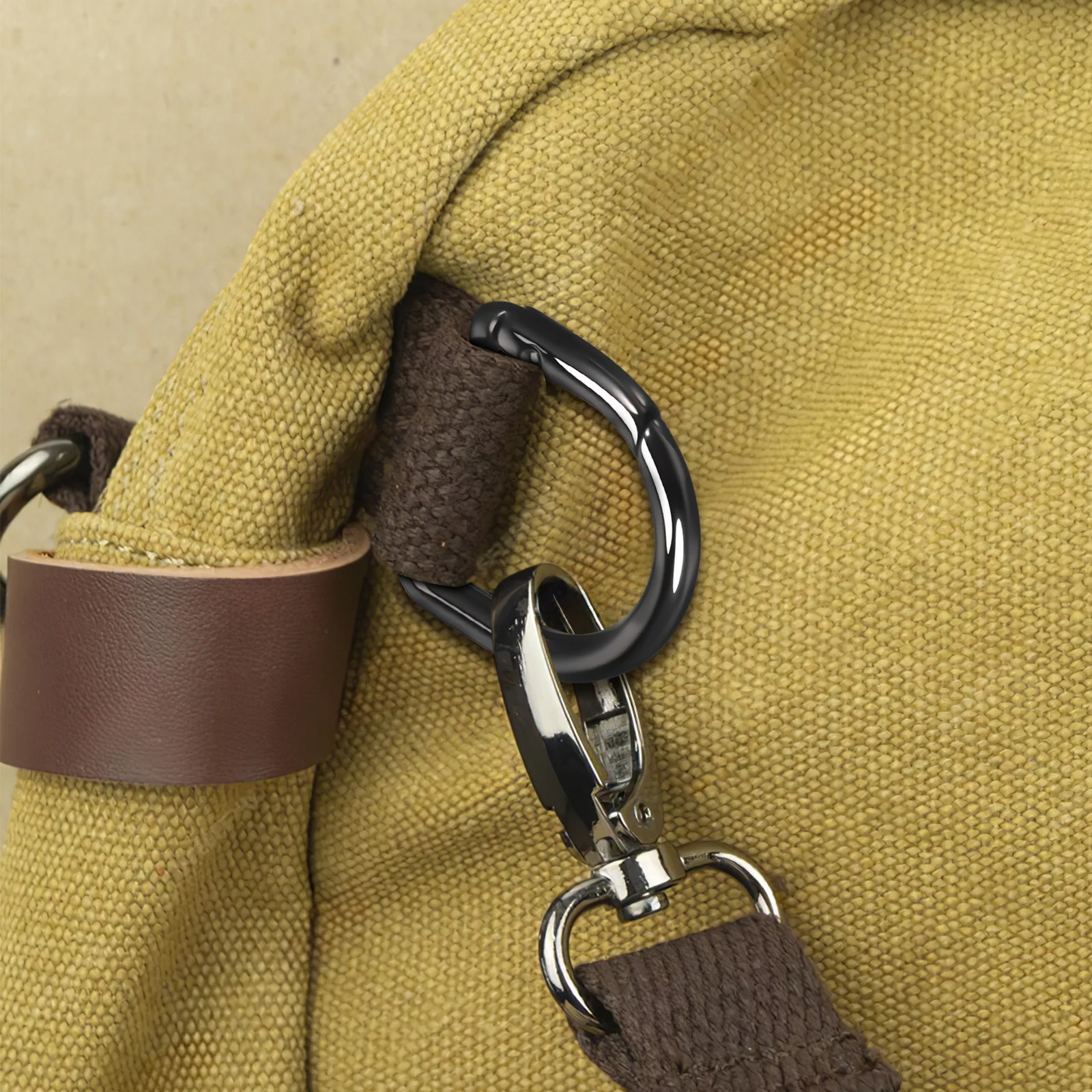 

9Pcs Metal D Ring Spring Clips Key Hooks Purse Strap Rings Snap Buckle Keychain Clips Fastener for Backpack Bag