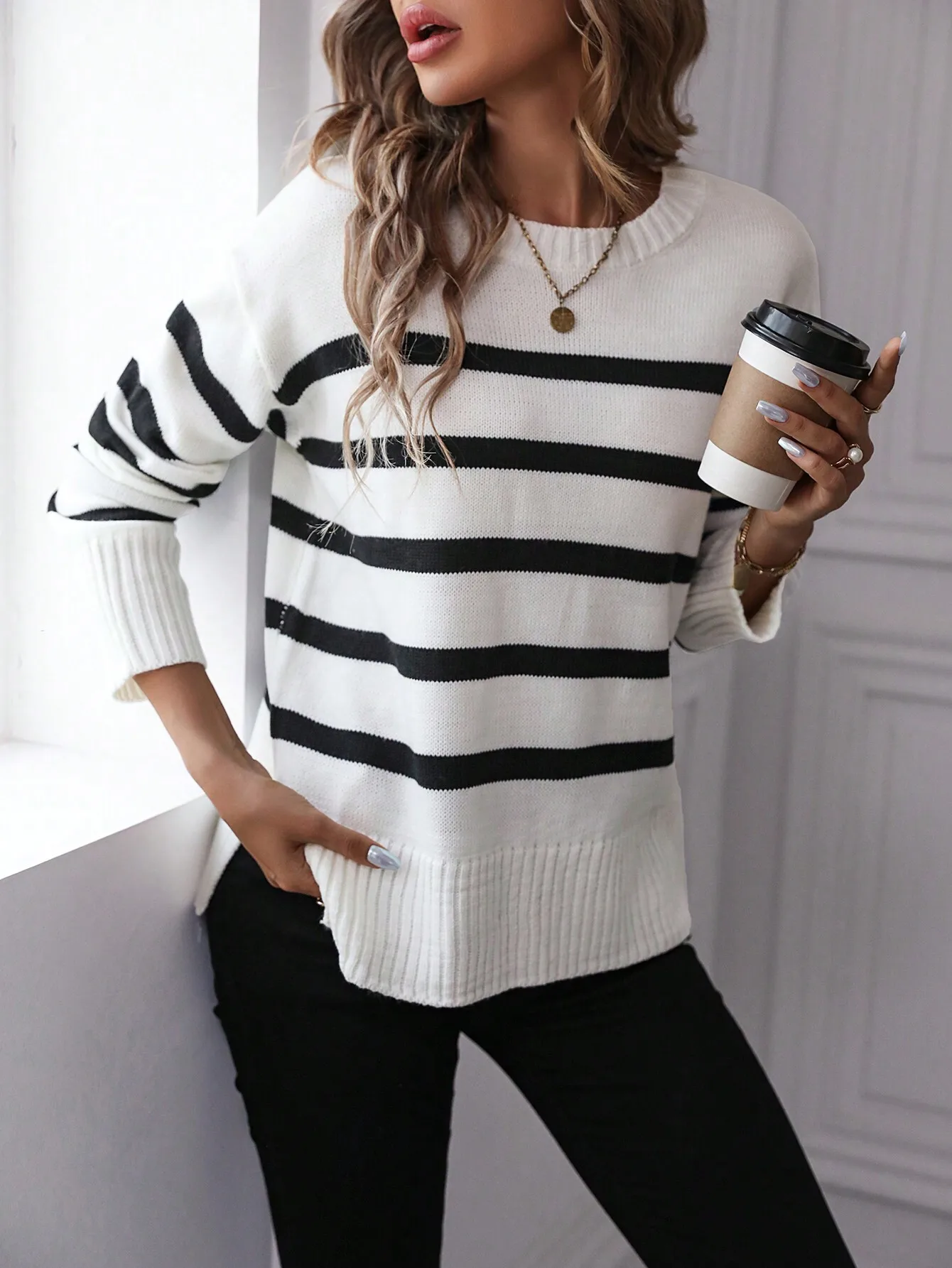 

Women's Round Neck Striped Knit Sweater, Long Sleeve Loose Fit Pullover for Fall Winter