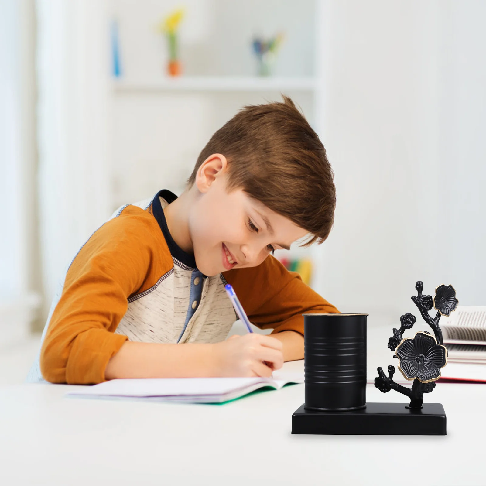 

Multifunctional Iron Plum Blossom Pen Holder Large Capacity Pencil Organizer Brush Storage Metal Desk Cup Stationery Office