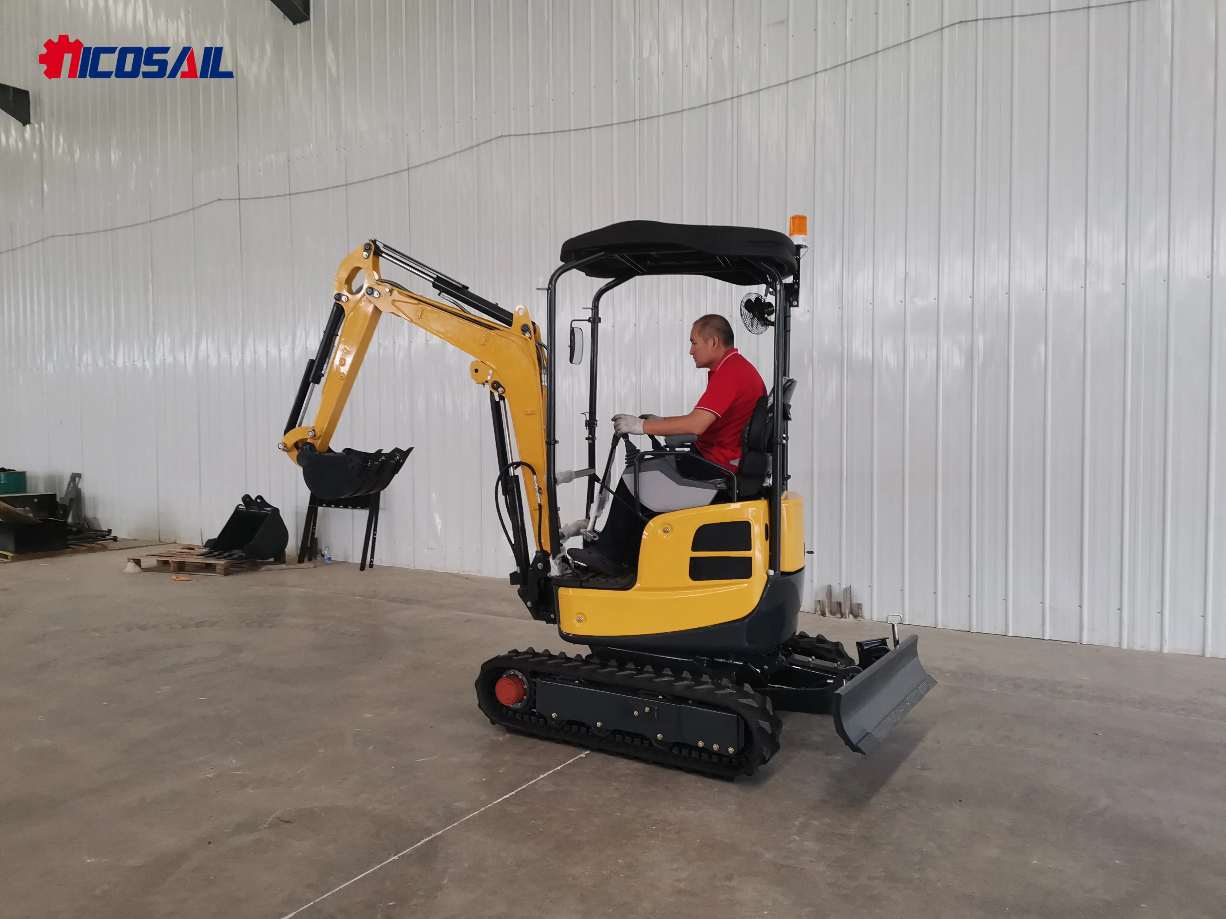 Small Mini Excavator 1.8-2 Tons Compact Garden Farm Use New Quality Hydraulic System Light Weight Excavator for Sale