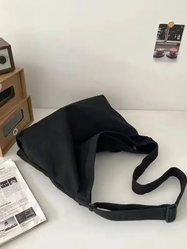 New 2025 Autumn Men's Thickened Canvas Crossbody Bag Durable Vintage Tool Bag Korean Style Double Shoulder Bag Magnetic Buckle