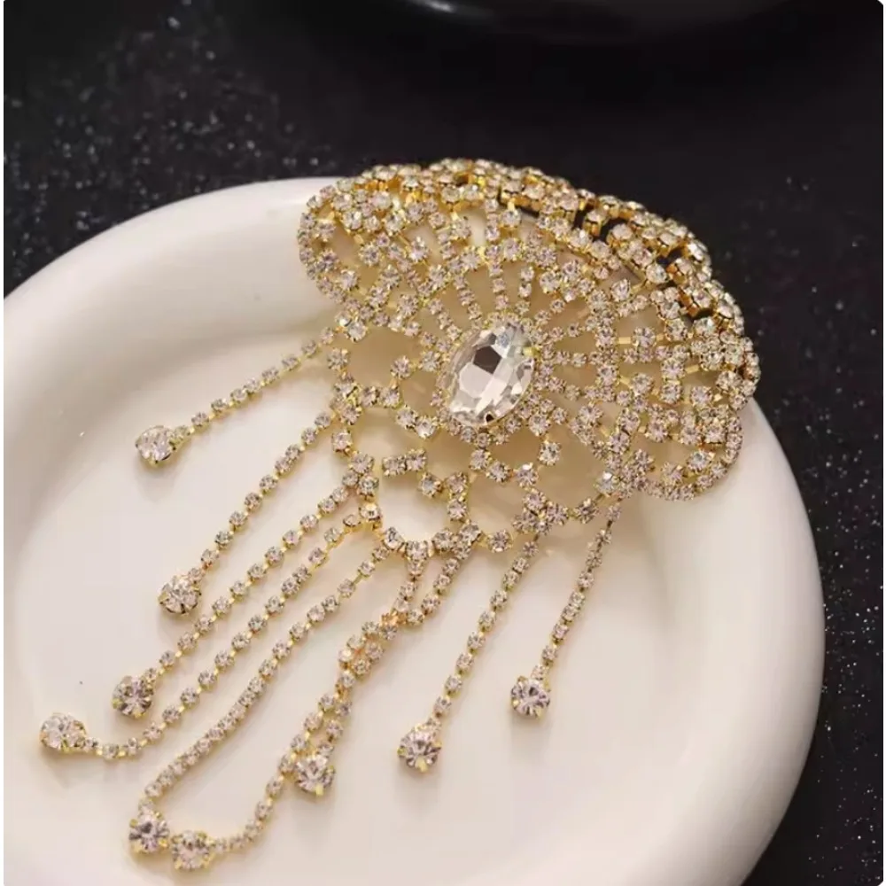 

Rhinestone Applique Flower tassel Shoulder Sewing on Fringe Badge Crystal Shoulder Brooch Pin Gold Chain Tassel Epaullette weld