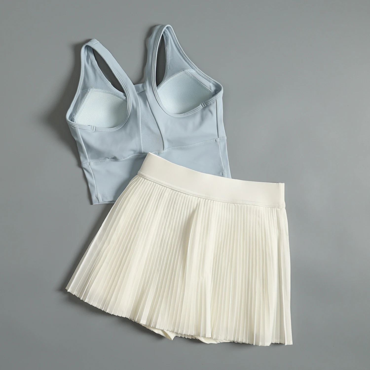 

Спортивный комплект для тенниса для пожилых людей, женский летний тренировочный бюстгальтер для йоги с красивой спиной, профессиональный модный беговой комплект для фитнеса, короткая юбка