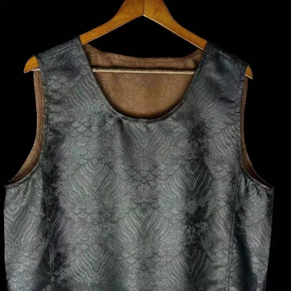 Casual Lightweight Silk Vest for Men Breathable Sweat Wicking Summer Leisure Sleeveless round Neck Cool Sensation Traditional...