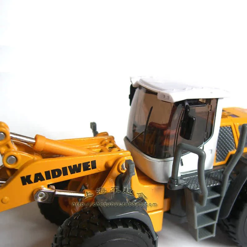 Diecast Alloy 1:50 Scale Bulldozer Shovel Truck Cars Model Collection Adult Toys Nostalgia Classics Souvenir Gift Static Display