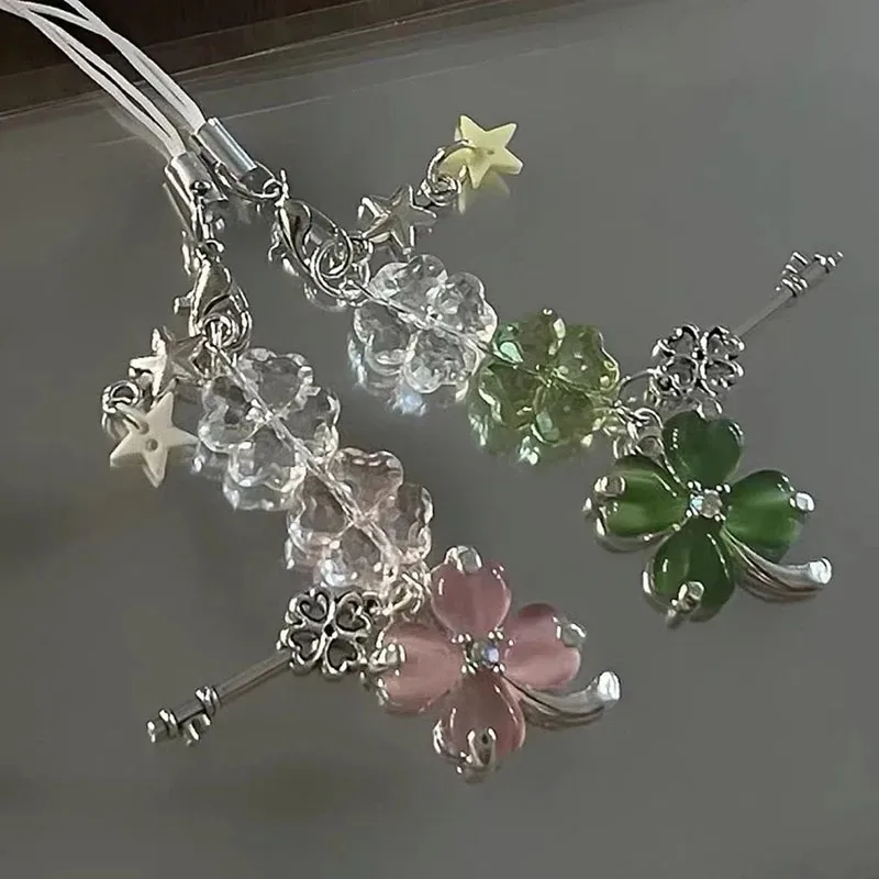 Y2K Handmade Jewelry Four Leaf Clover Beaded Keychains Bag Pendant Accessories Fashion Keyring Cell Phone Chain Gift for Girls