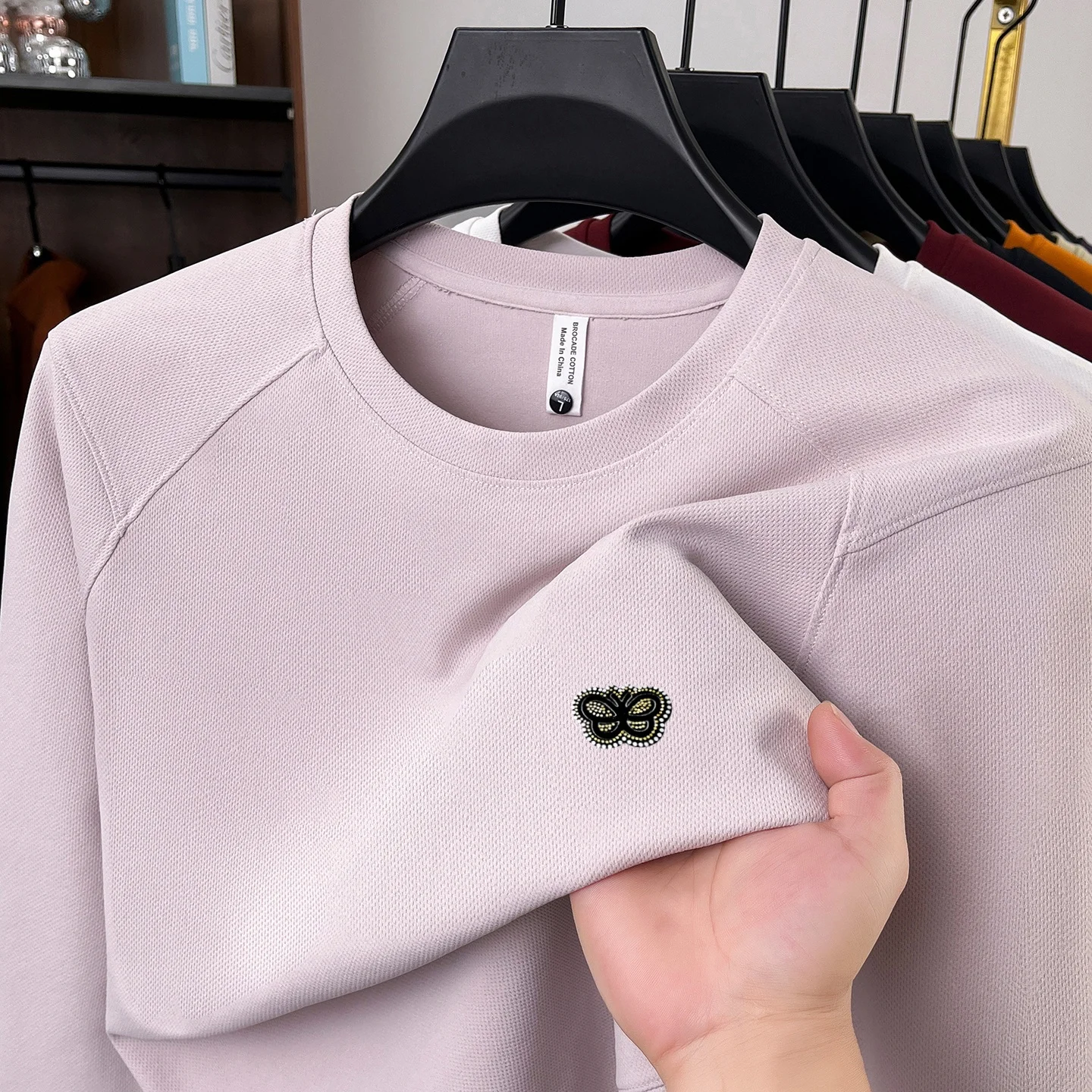Fashion butterfly embossed design pullover high-end brand men's round neck autumn new casual luxurious long sleeve sweatshirt