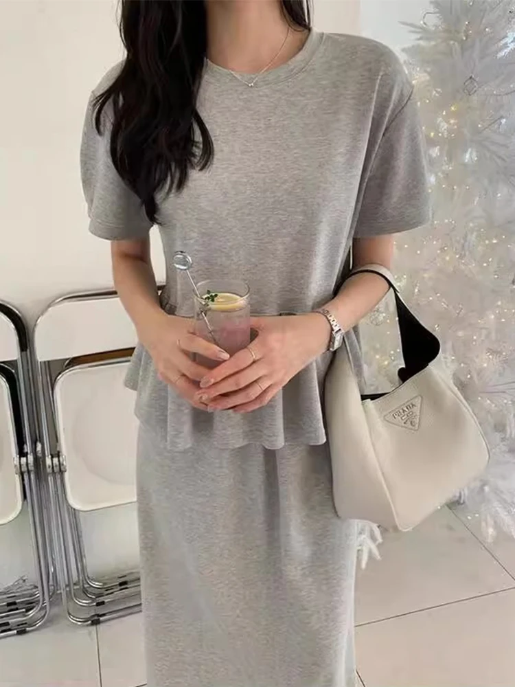 Clothland المرأة الحلو بلوزة تنورة دعوى قصيرة الأكمام قميص شريط مرن ميدي التنانير لطيف الإناث قطعتين مجموعة TA642